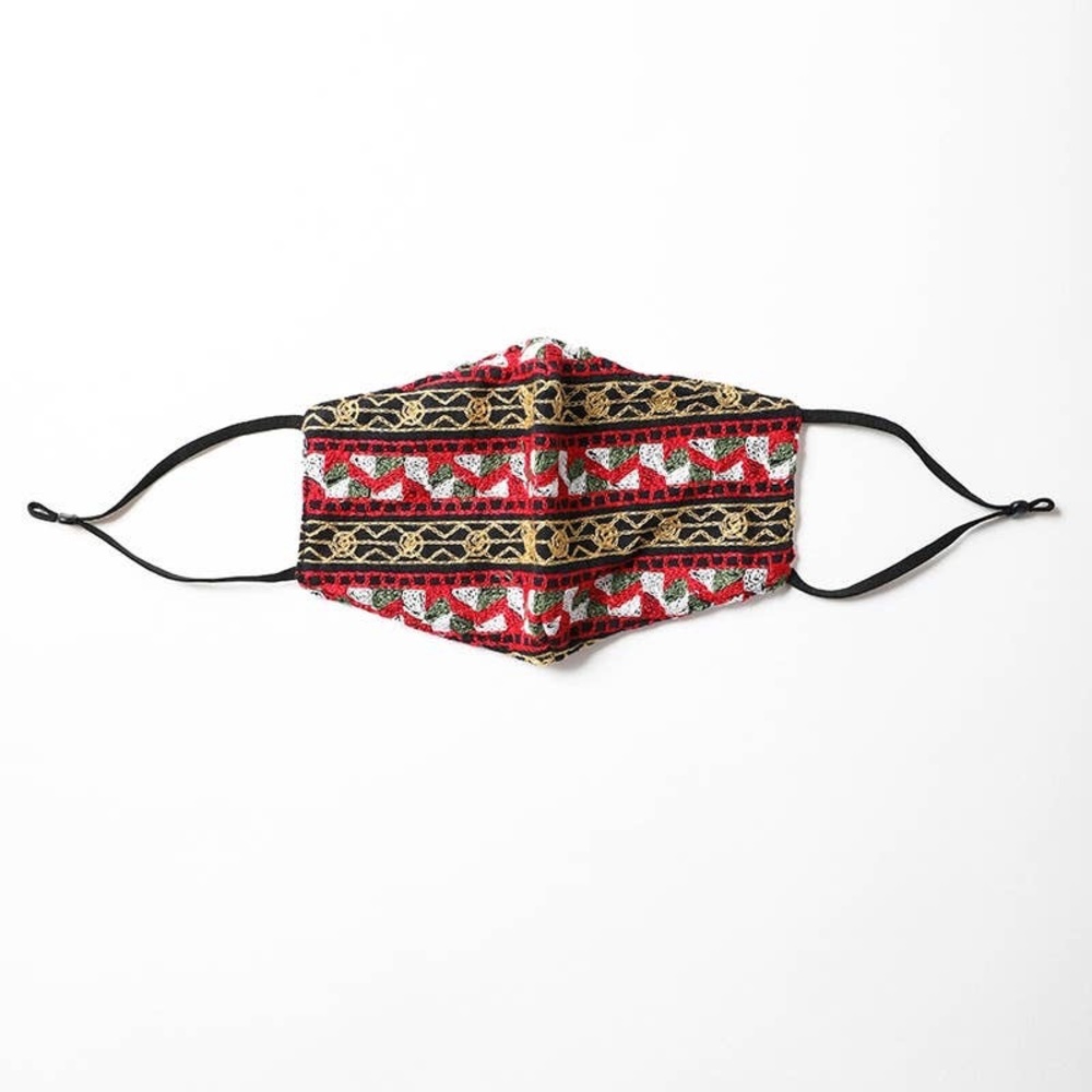 Idyllic Pattern Embroidered Face Mask - Picture 5 of 7